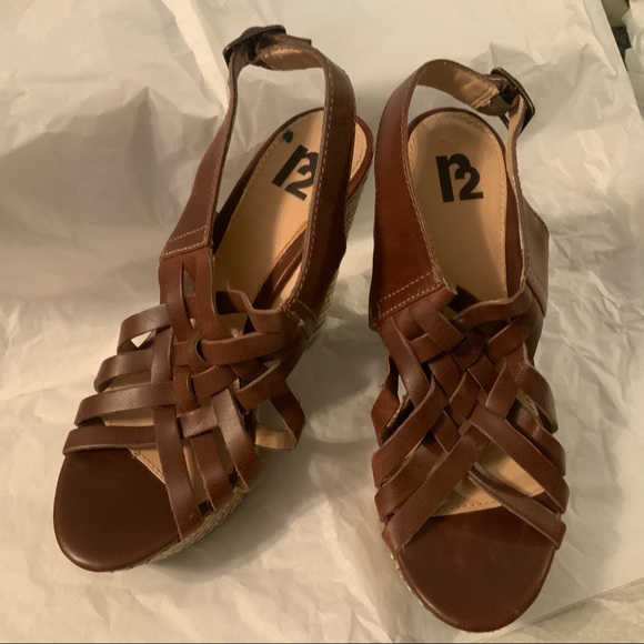 BROWN STRAPPY BRAIDED PLATFORM HEELS 8.5 BY R2 - Picture 11 of 12